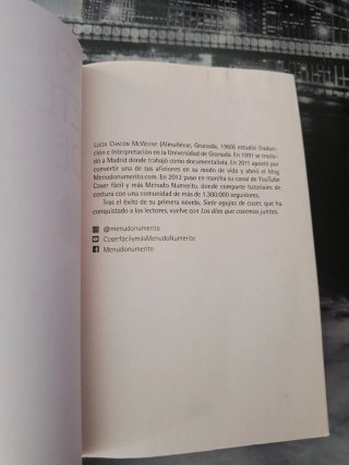 Siete agujas de coser - Lucía Chacón