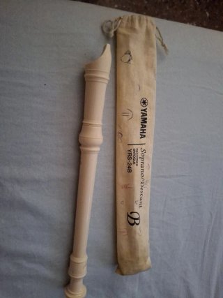 Flauta dulce Yamaha color beige