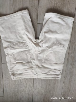 Pantalones cortos vaqueros rotos Bershka