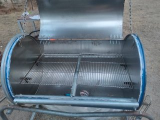 Barbacoa de barril metálica