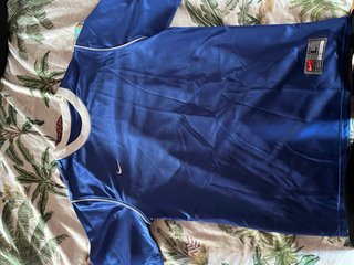 Camiseta azul deportiva