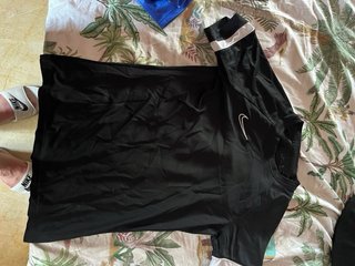 Camiseta azul deportiva