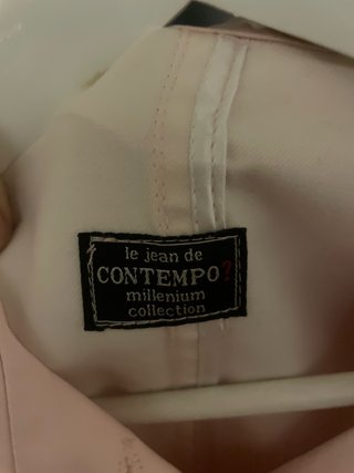 Gabardina rosa entallada corta