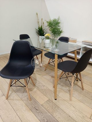 Mesa Cristal Templado + 4 sillas