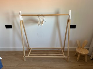 Perchero infantil burra madera
