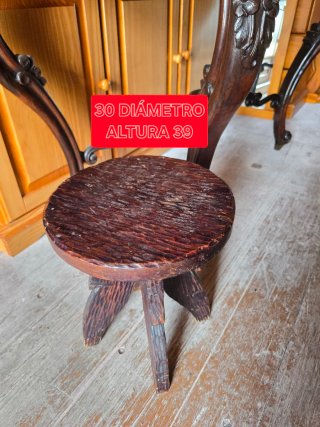 ANTIGUO TABURETE TALLADO ☎️683469031☎️