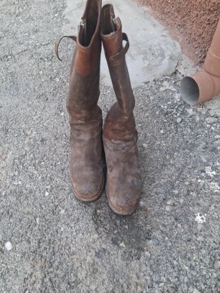Botas de caballo marrones