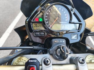 Honda CB 600F Hornet Negra y Dorada