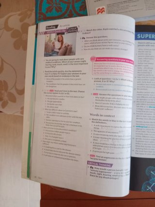 EXAM PROSPECTS 2 Student's book: libro de texto...