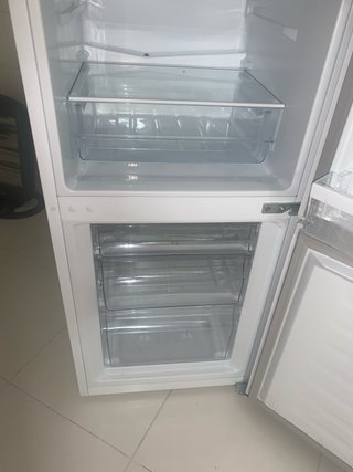 Nevera blanca casi nueva