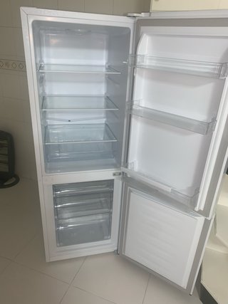 Nevera blanca casi nueva