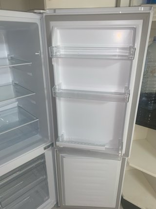 Nevera blanca casi nueva