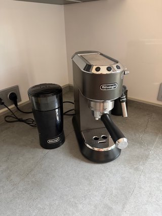 Cafetera Delonghi Dedica + Molinillo