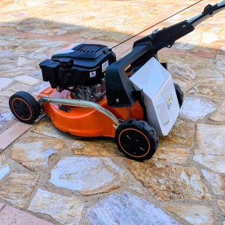 Cortacésped STIHL RM 248 T con tracción