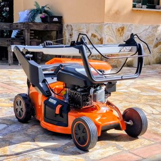 Cortacésped STIHL RM 248 T con tracción