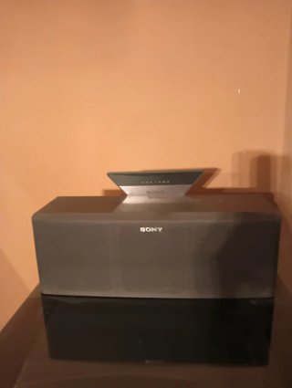 5 Altavoces Aiwa y Sony Negros
