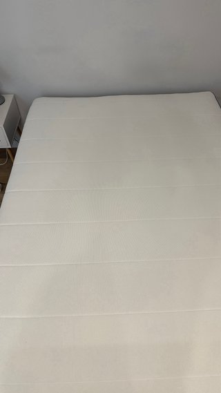 Cama completa (colchón/somier)+2 mesitas de noche