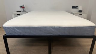 Cama completa (colchón/somier)+2 mesitas de noche