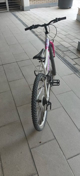 Bicicleta infantil 26 blanca y rosa