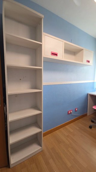 Habitación infantil completa con cama nido.