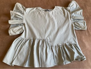 Blusa Zara volantes talla S