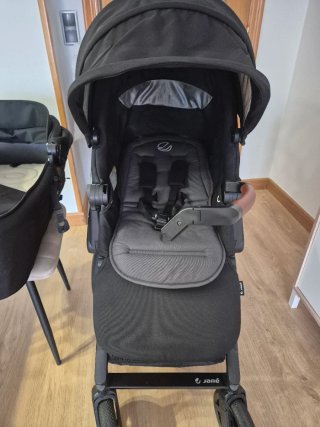 Jané Muum 2025 Silla de Paseo y Capazo