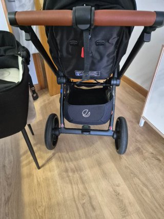 Jané Muum 2025 Silla de Paseo y Capazo