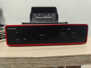 Focusrite Scarlett 2i2 4ª Gen Interfaz Audio