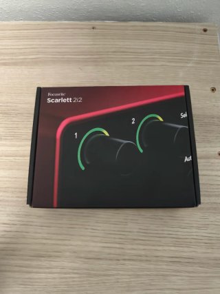 Focusrite Scarlett 2i2 4ª Gen Interfaz Audio