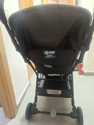 Carrito de bebé Bebeconfort gris y negro