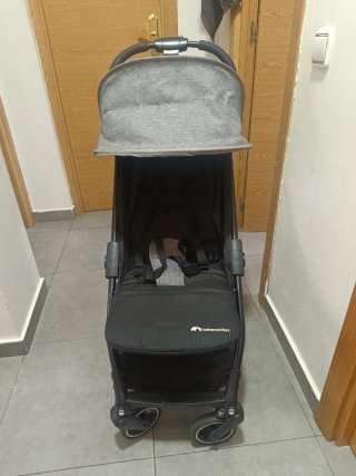Carrito de bebé Bebeconfort gris y negro
