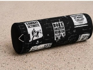 Saco de boxeo negro con diseño