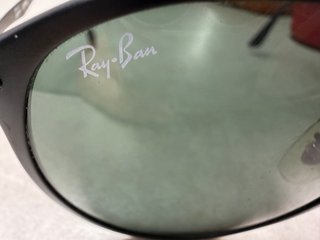 Gafas de sol Ray-Ban negras