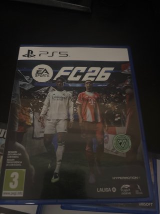 PlayStation 5 con 2 mandos y juegos