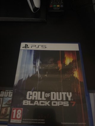 PlayStation 5 con 2 mandos y juegos