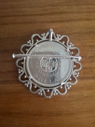 Broche Antiguo Moneda Plata Reina Isabel II
