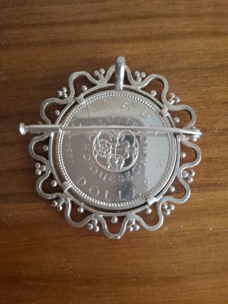 Broche Antiguo Moneda Plata Reina Isabel II