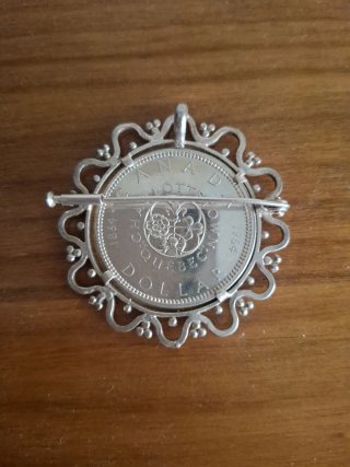 Broche Antiguo Moneda Plata Reina Isabel II