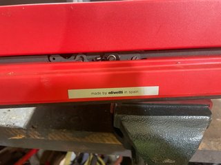 Máquina de escribir Olivetti Lettera