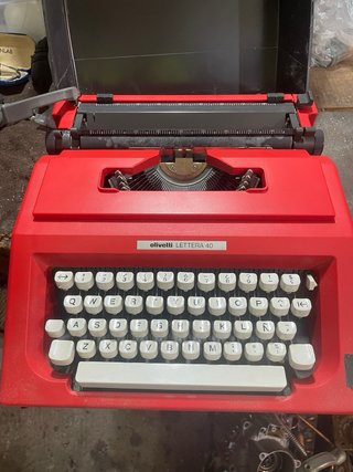 Máquina de escribir Olivetti Lettera