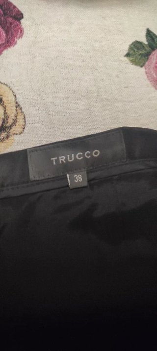 Falda negra Trucco Talla 38 con tul