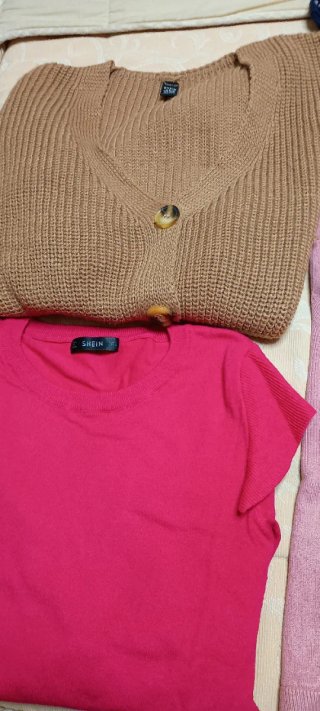 Lote de jerseys ,chaqueta y camisetas tallas S XS