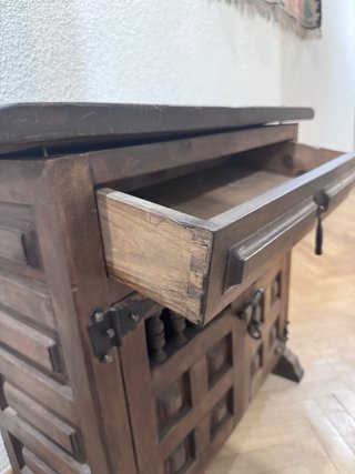 Mueble recibidor antiguo de madera