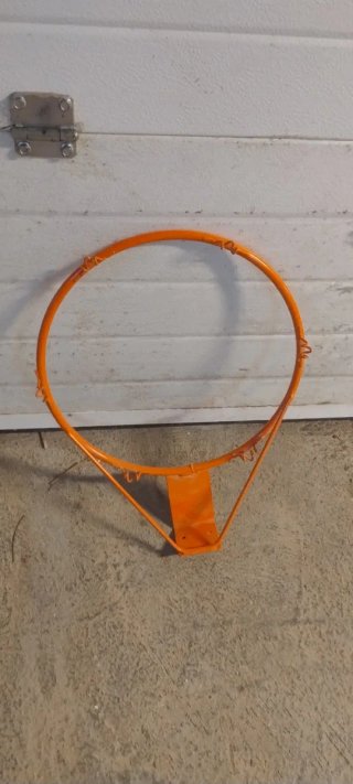 Aro de baloncesto naranja