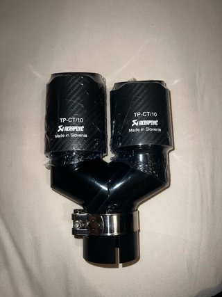 Cola de Escape Doble Y Carbono Akrapovic