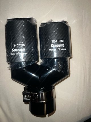 Cola de Escape Doble Y Carbono Akrapovic