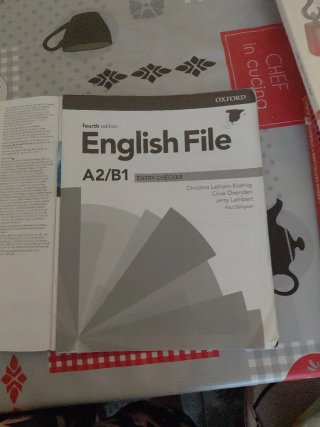 English File A2/B1 Pre-intermediate With Online...