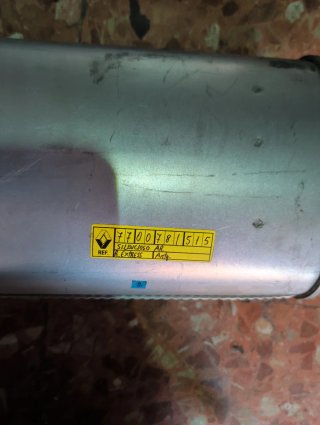 Silenciosos traseros nuevos