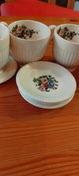 Juego de café porcelana floral Wedgwood Conway