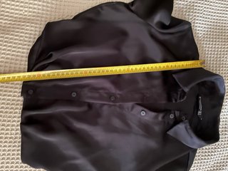 Camisa Stradivarius negra corta